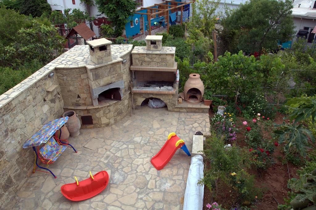 Porfyra'S Island Apartment Makrýgialos Exterior foto